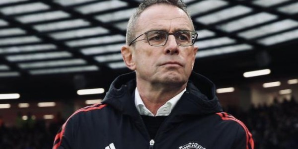 开云棋牌下载-朗尼克：球队表现很出色 C罗无球时的努力值得致敬