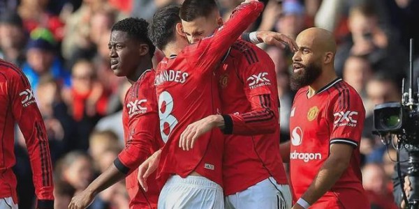 开云棋牌下载-2-1！曼联临时主帅梦回弗格森，2000万神锋破茧，争四真不用买人？|卡里克|英超|舍什科|内维尔|水晶宫_新浪体育_新浪新闻