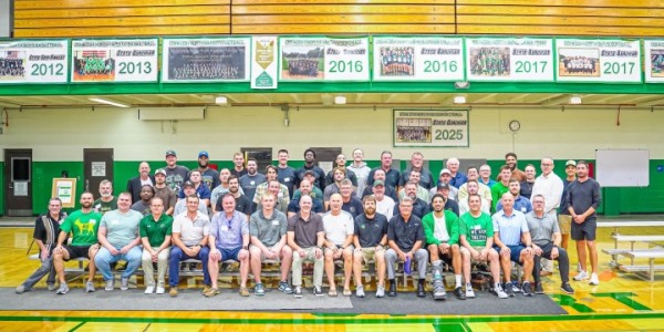 出席新球馆落成典礼！哈利伯顿宣布将向高中母校捐款300万美元