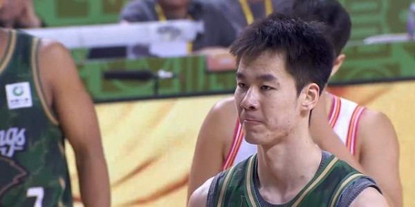 神仙打架！鱼腩双加时掀翻黑马，郭昊文独砍31+6+10，贺希宁28+7