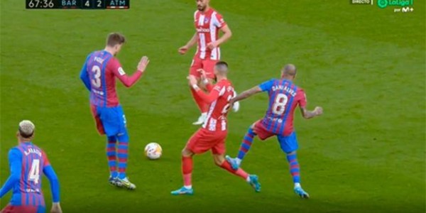 38岁276天 阿尔维斯成巴萨21世纪最老进球者