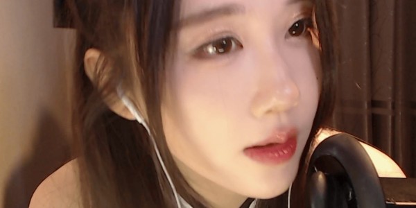 开云app官网-【助眠福利】今晚悄悄跟你说~戴上耳机一起来听吧~