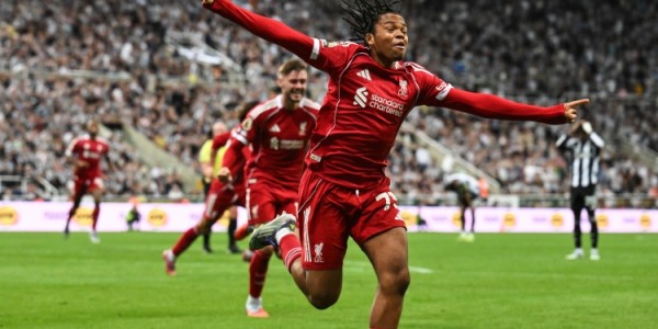 开云棋牌下载-彭南特：斯洛特必须让恩古莫哈首发，每个球迷都能看出这一点