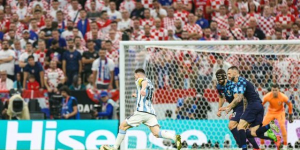 开云全站下载-愤怒的梅西？受伤的梅西？还是那个超神的梅西！