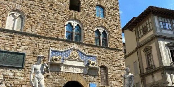 开云棋牌下载-武磊讲述佛罗伦萨行 热身赛纪念西班牙人老队长