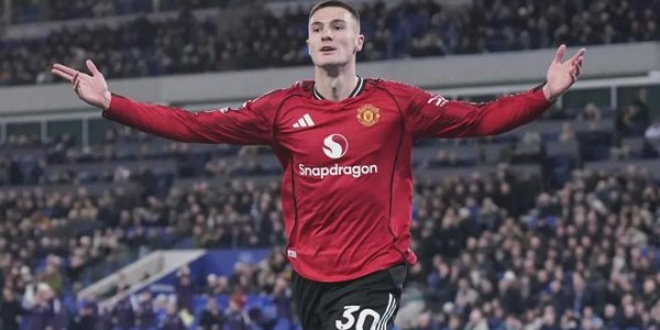 开云棋牌下载-2-1！曼联临时主帅梦回弗格森，2000万神锋破茧，争四真不用买人？|卡里克|英超|舍什科|内维尔|水晶宫_新浪体育_新浪新闻