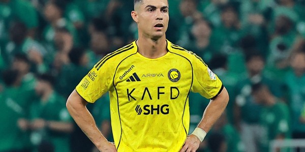 开云app官网-人未走，枷锁先至！萨拉赫的“暮色之路”会比梅西和C罗更难抉择