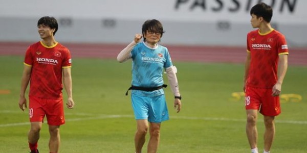 开云全站下载-越南结束东南亚统治 朴恒绪走下神坛仅剩一名助手