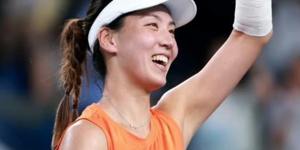 开云棋牌下载-新赛季第10胜！王欣瑜进克卢日八强下轮战乌猛女，一纪录女网第二