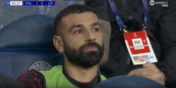 关键战坐全场板凳！萨拉赫坐在场边面无表情，利物浦0-2遭完败